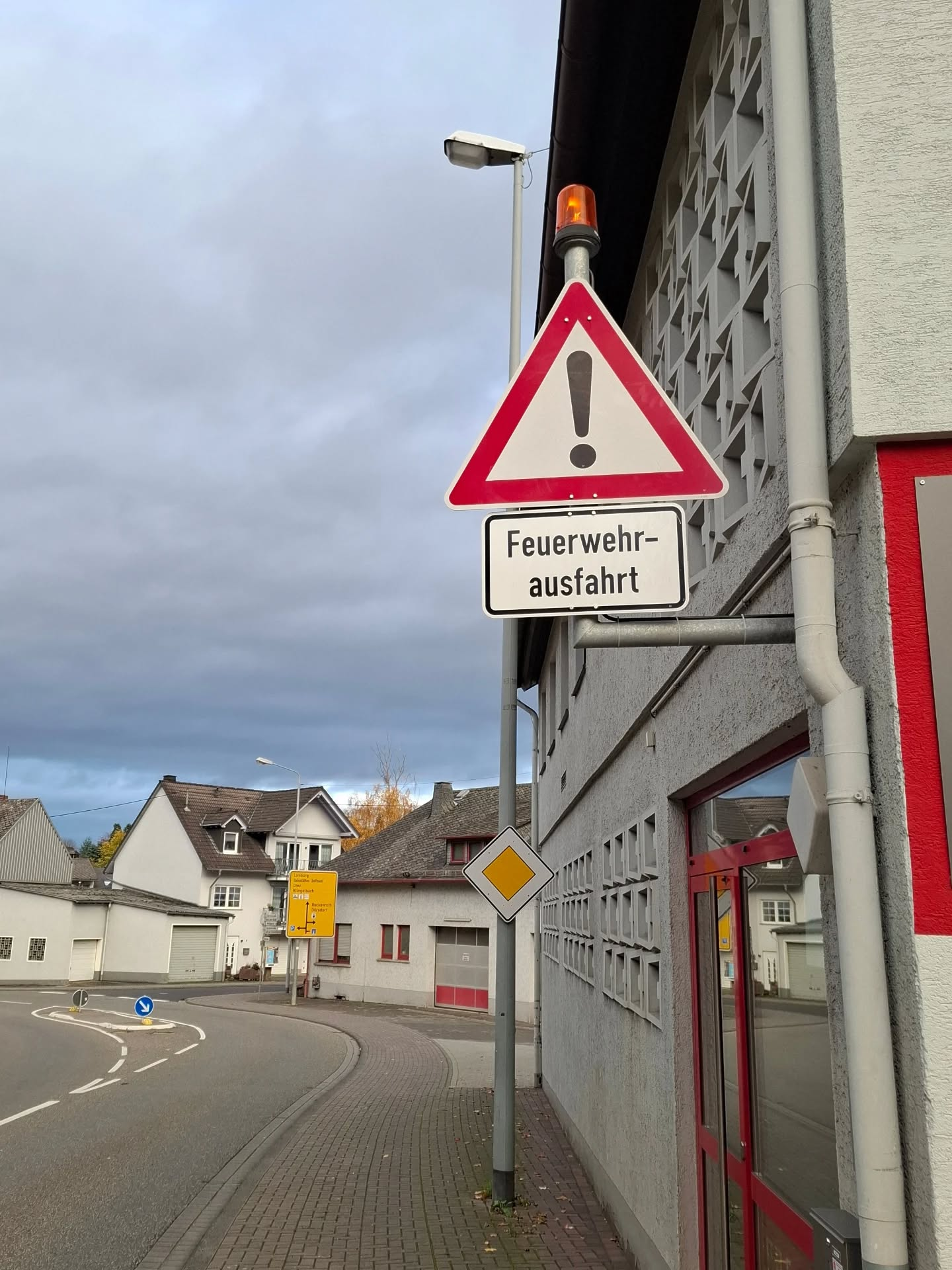 Achtung! Feuerwehr rückt aus!